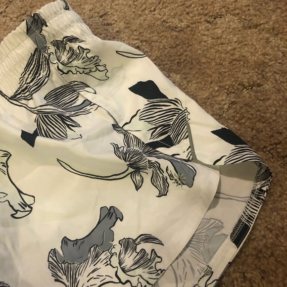 Athleta Running Short - Picture 7 of 9